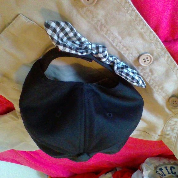 Sweaters - Picture 10 of 11